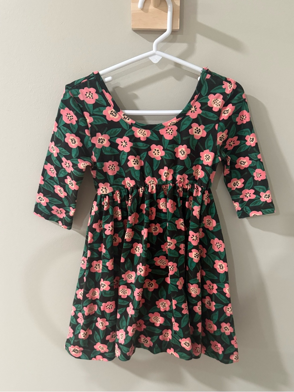Taylor Joelle Girls Size 4 Green and Pink Floral Drrss